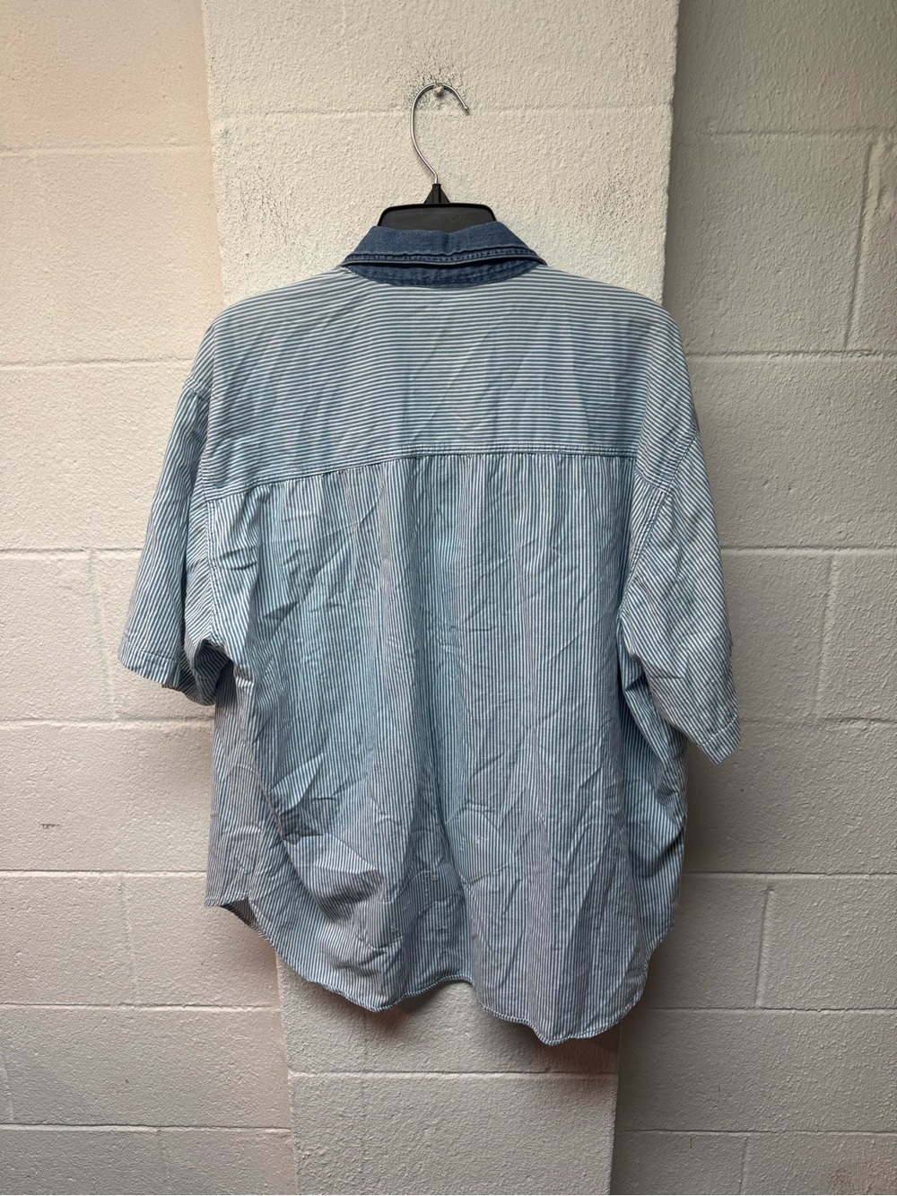 Embroidered Light Blue Striped Short-Sleeve Shirt - Picture 6 of 7